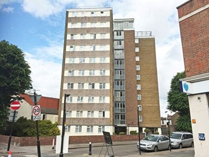 3 Bedroom Flat For Sale In Barking Road, London, E13
