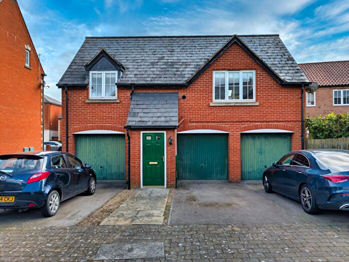 2 Bedroom Maisonette To Rent In Saltwood Avenue, Kingsmead, MK4