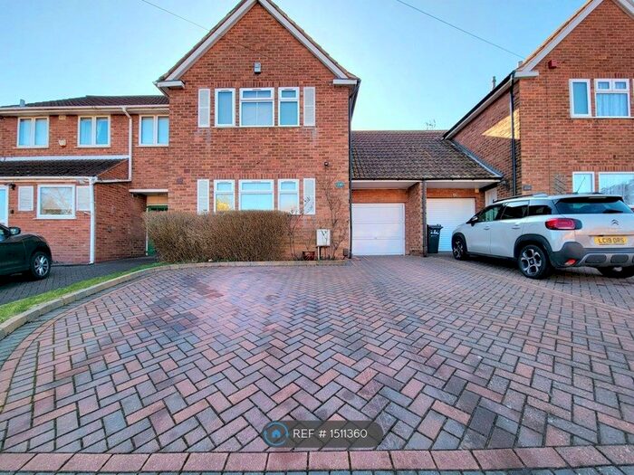4 Bedroom Semi-Detached House To Rent In Green Meadow Road, Birmingham, B29
