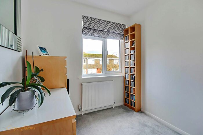 3 Bedroom Terraced House For Sale In Norfolk Gardens, Littlehampton, BN17