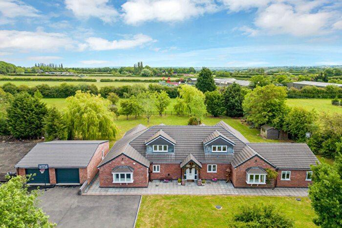 5 Bedroom Detached House For Sale In Fosse Way, Nottingham, NG12