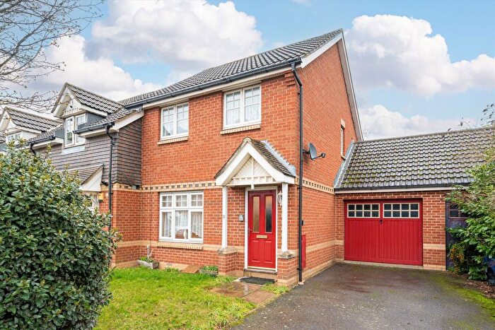 3 Bedroom Property To Rent In Gladstone Gardens, Isleworth, TW3