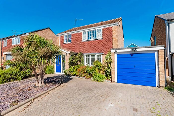 3 Bedroom Detached House For Sale In Badshot Park, Badshot Lea, GU9