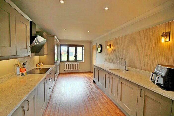 4 Bedroom Detached House For Sale In Westfield Way, Langtoft, PE6