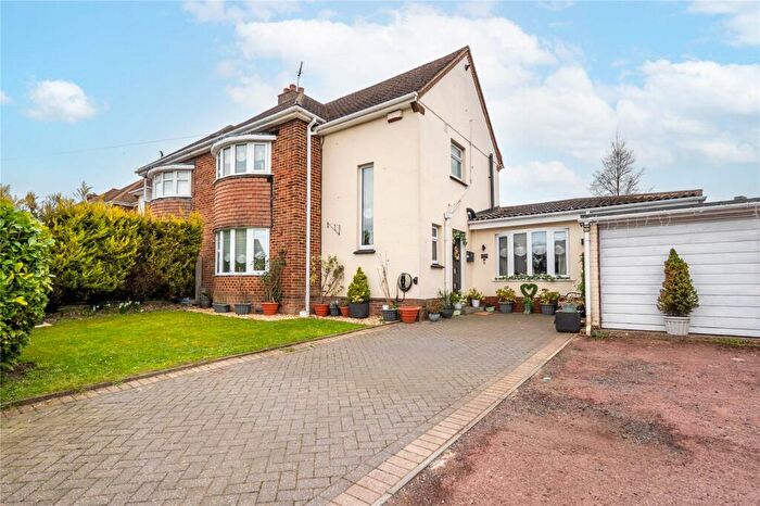 4 Bedroom Semi Detached House For Sale In Beecroft Way, Dunstable, Beds, LU6