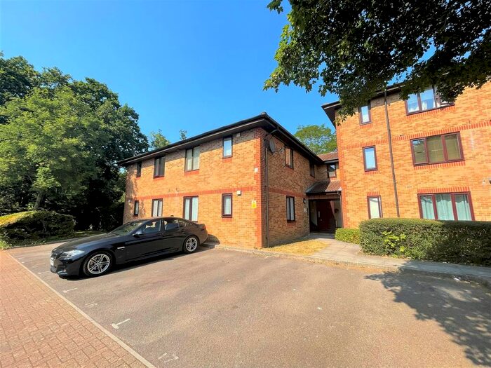 1 Bedroom Flat To Rent In Kern Close, Maybush, Southampton, SO16