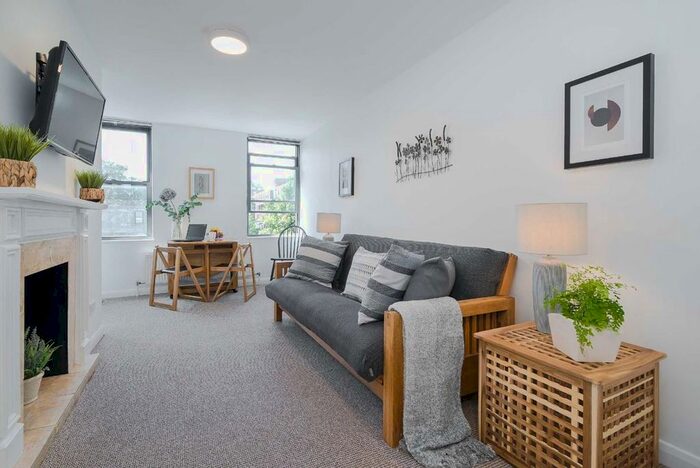 1 Bedroom Flat To Rent In Vauxhall Bridge Road, London, SW1V