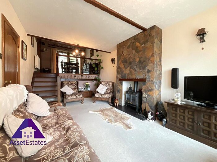 3 Bedroom Semi-Detached House For Sale In Penrhiwgarreg Houses, Abertillery, NP13