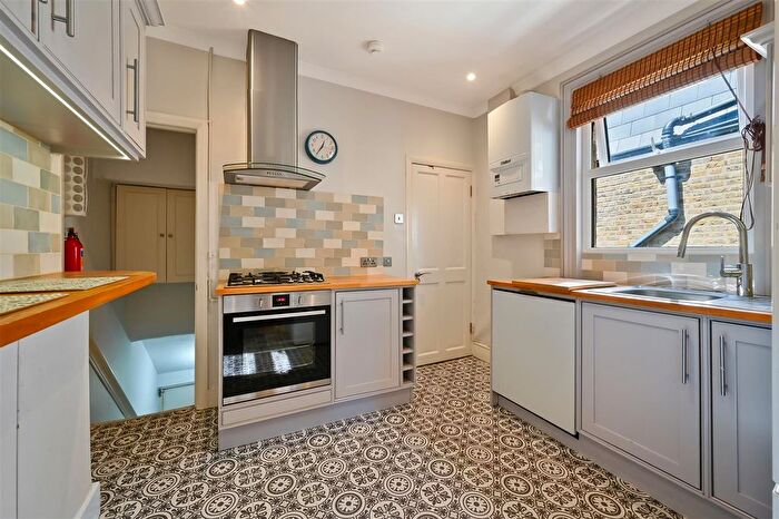 1 Bedroom Flat To Rent In Kingston Road, Raynes Park, SW20