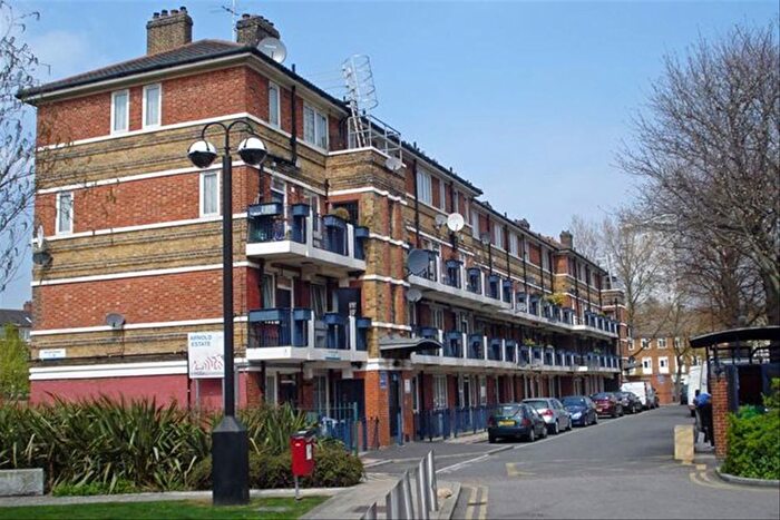 Studio To Rent In Arnold Estate, London, SE1