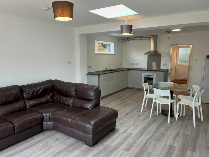 5 Bedroom Property To Rent In The Avenues, Norwich, NR4