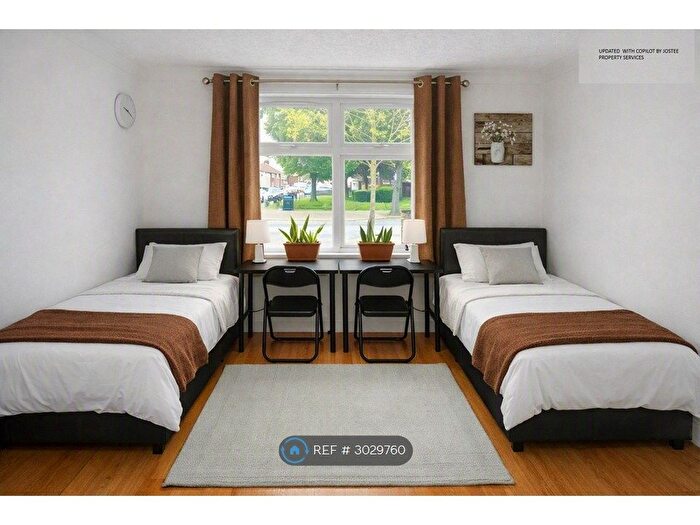 Studio To Rent In Dagenham, Dagenham, RM8