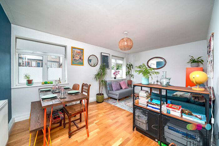 2 Bedroom Apartment To Rent In Sydney Road, Muswell Hill, N10