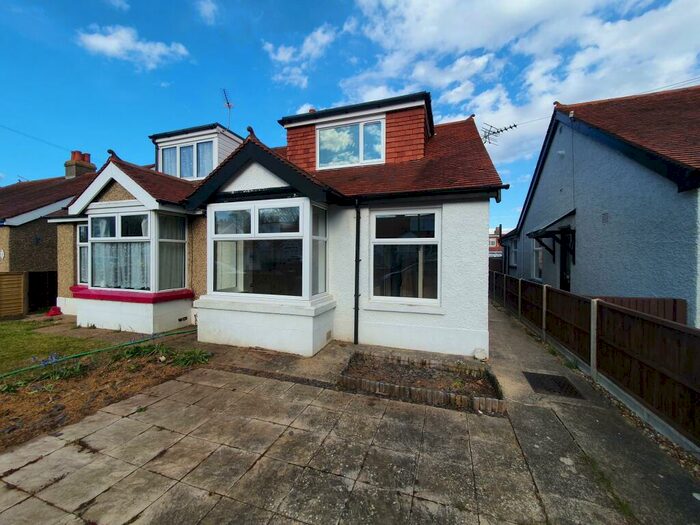 3 Bedroom Bungalow To Rent In Westcroft Road, Gosport, PO12