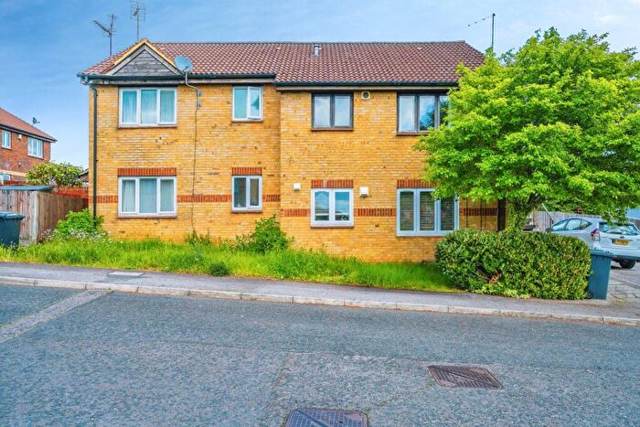 1 Bedroom Flat For Sale In Coverdale, Luton, Bedfordshire, LU4