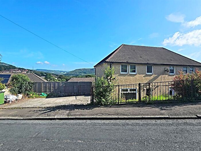 3 Bedroom Semi-Detached House To Rent In Garth Avenue, Glyncoch, Pontypridd, CF37