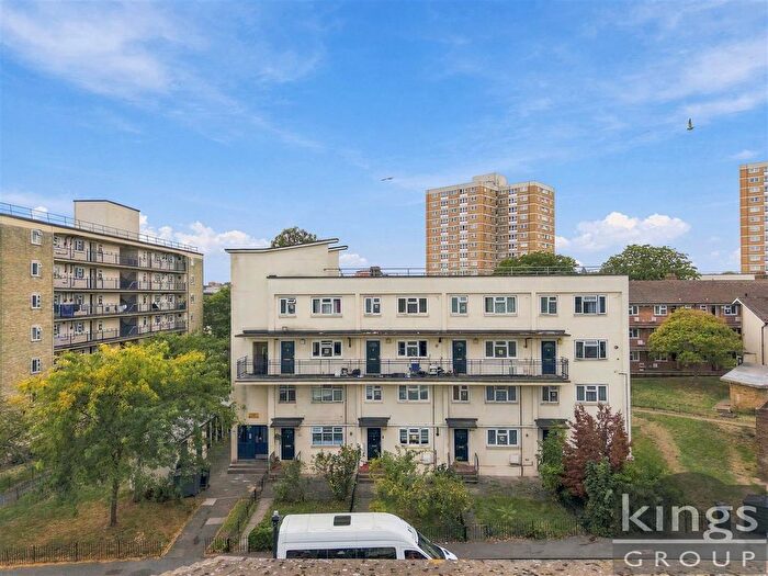 3 Bedroom Maisonette For Sale In Acacia Road, London, N22