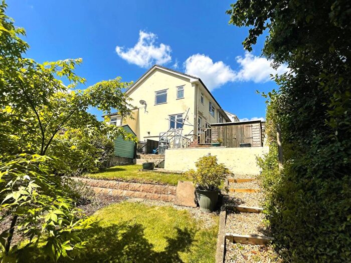 4 Bedroom Semi-Detached House For Sale In Hawkesdown Close, Axmouth, Devon, EX12