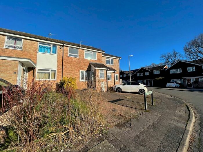 3 Bedroom Terraced House To Rent In Mansell Drive, Newbury, RG14