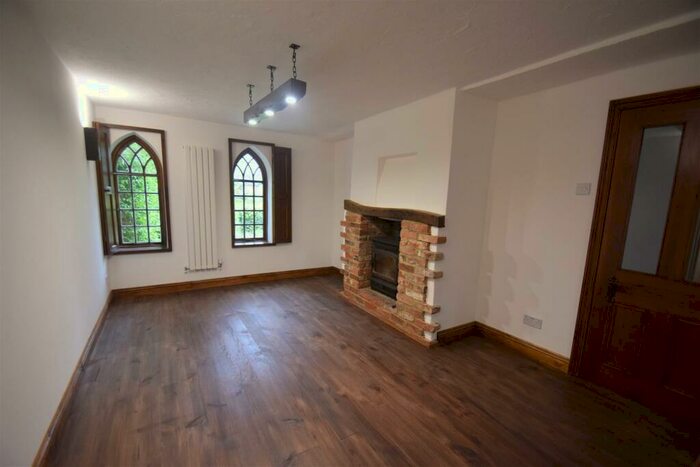 2 Bedroom Bungalow To Rent In Vyne Road Sherborne St John Hampshire, RG24