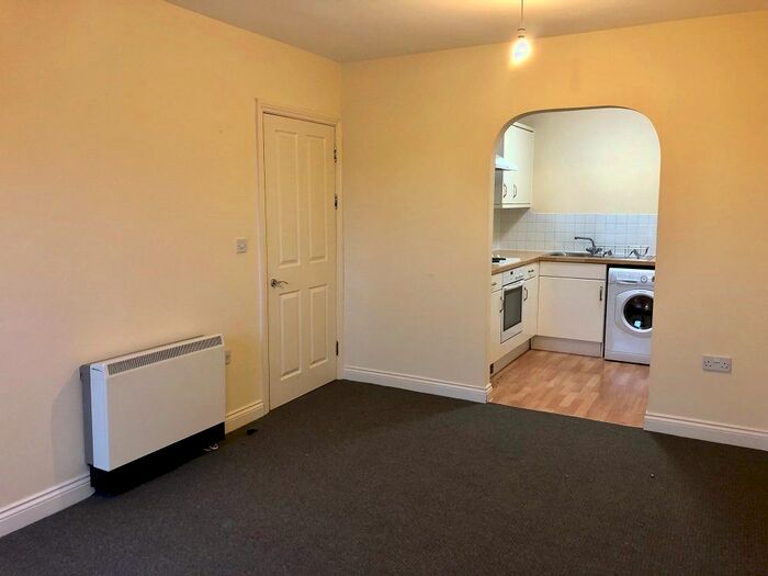 1 Bedroom Flat To Rent In Carpathia Drive, Southampton, SO14