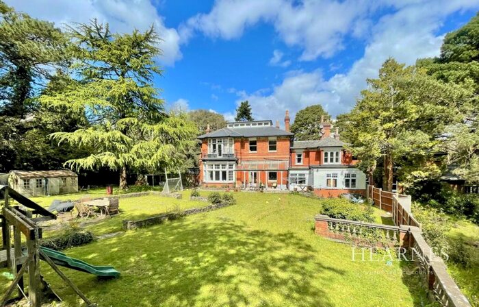 3 Bedroom Apartment For Sale In West Cliff Road, West Cliff, Bournemouth, BH4