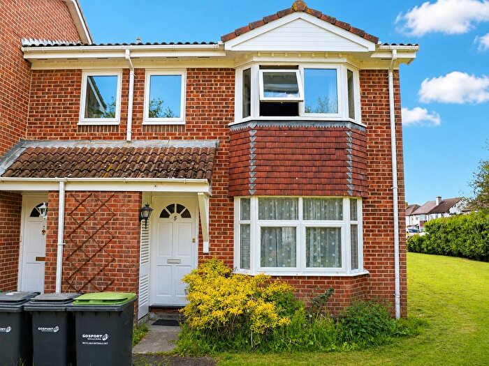 1 Bedroom Flat To Rent In Myrtle Close, Gosport, Hampshire, PO13