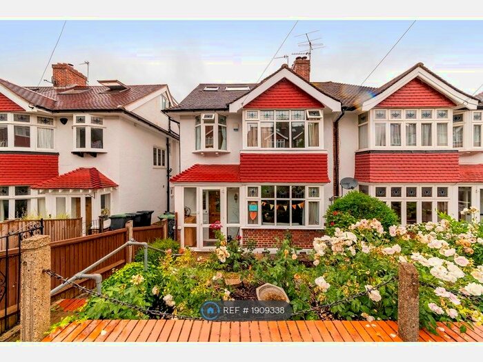 4 Bedroom Semi-Detached House To Rent In Westwood Park, London, SE23