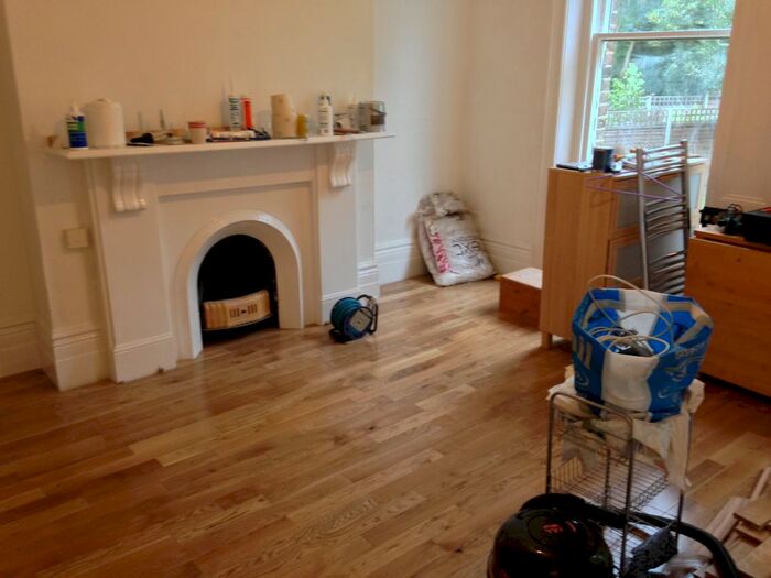 Studio To Rent In Very Near Grange Park Triangle Area, Ealing Broadway South W5