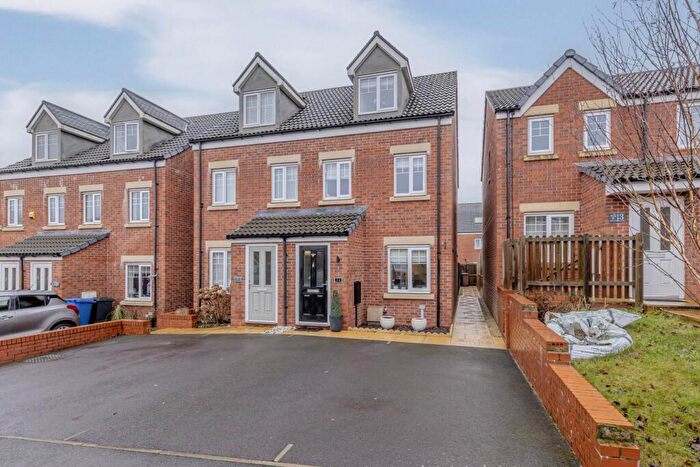 3 Bedroom Semi Detached House For Sale In Peter Cartlidge, Stoke On Trent, ST4