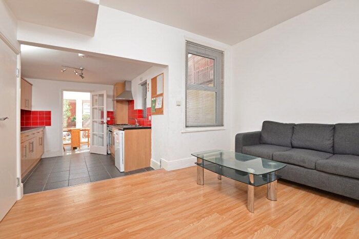 6 Bedroom Terraced House To Rent In Elton Road, Mount Pleasant, EX4