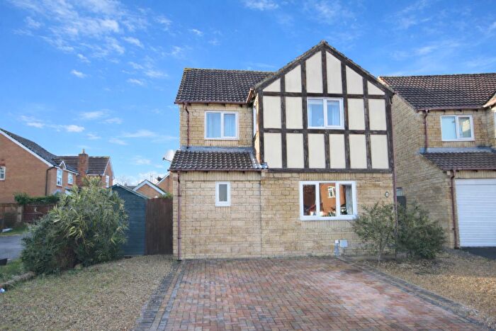 5 Bedroom Detached House For Sale In Sedgefield Way, Chippenham, SN14