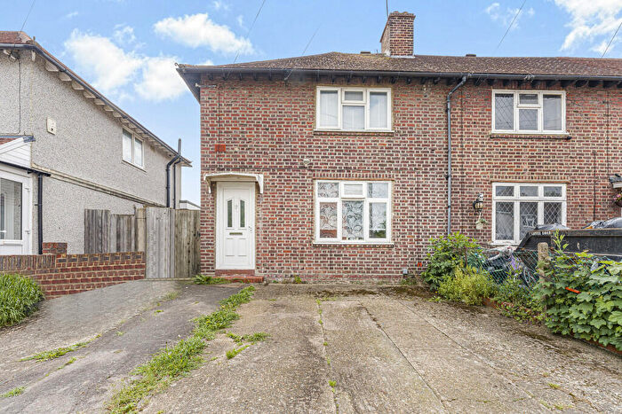 3 Bedroom End Of Terrace House For Sale In Charter Road, Kingston Upon Thames, KT1