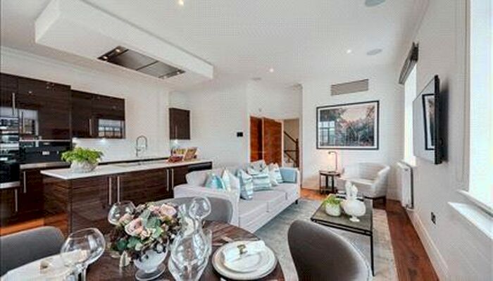 2 Bedroom Mews To Rent In Palace Wharf, Rainville Road, W6