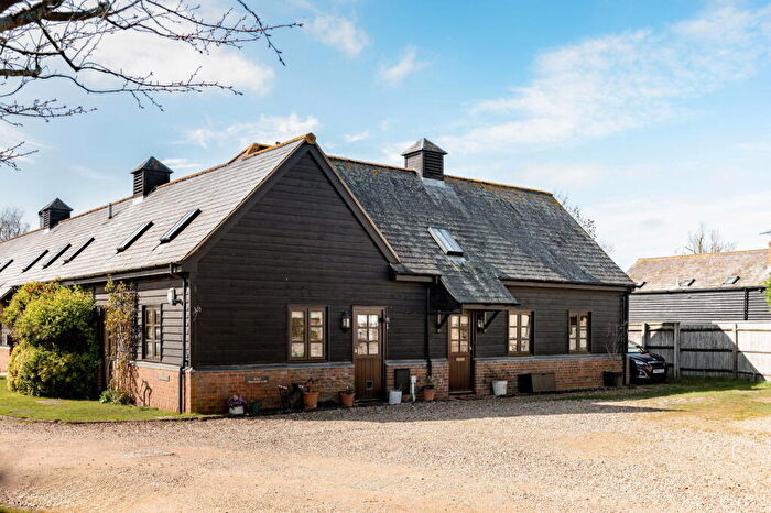 3 Bedroom Barn Conversion For Sale In Bucklands Croft, Wilstone, Hertfordshire, HP23