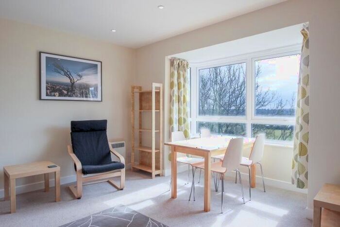 2 Bedroom Apartment To Rent In Southfield Park, Oxford, OX4