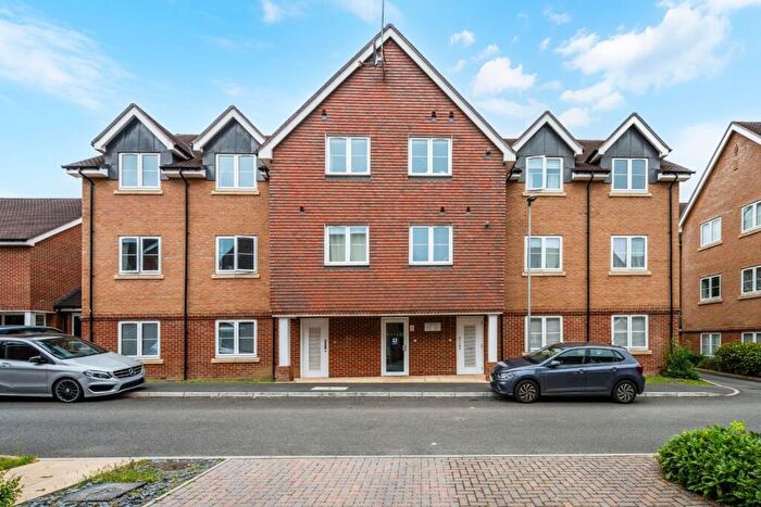 1 Bedroom Flat For Sale In Ceres Crescent, Epsom, KT17