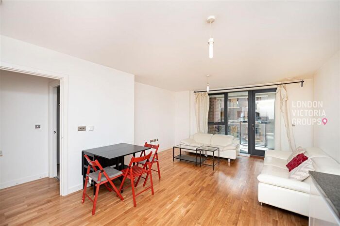 2 Bedroom Flat To Rent In Bugle House, Larkwood Avenue, London, SE10