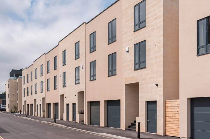 4 Bedroom House To Rent In Cheltenham Street, BA2