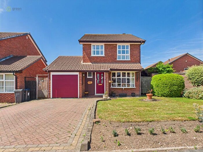 3 Bedroom Detached House For Sale In Preston Avenue, Walmley, B76