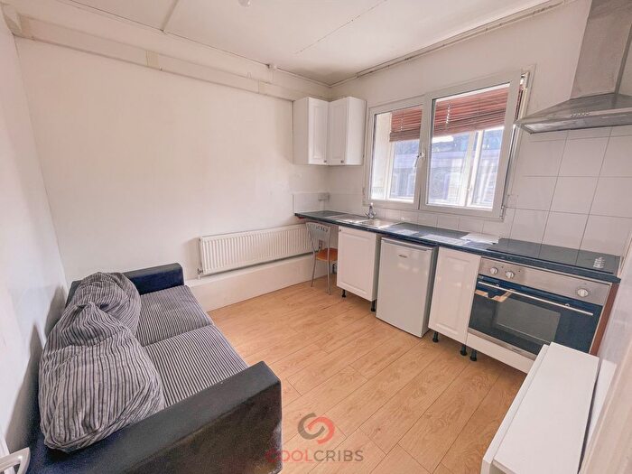 1 Bedroom Flat To Rent In Holloway Road, London, N7
