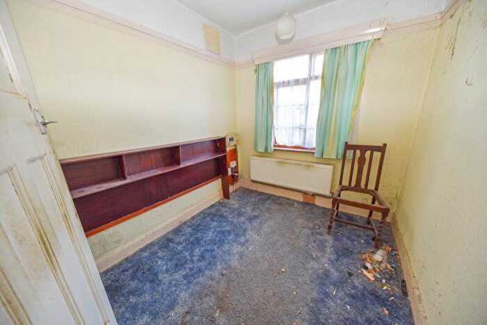 2 Bedroom Semi-Detached Bungalow For Sale In Fir Copse Road, Purbrook, PO7