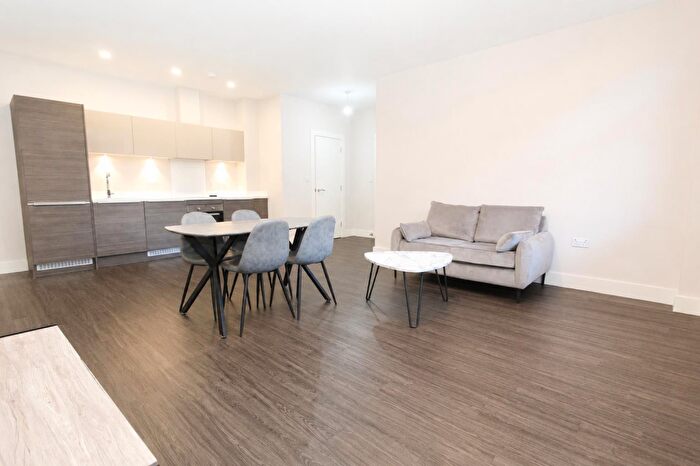 2 Bedroom Flat To Rent In Dawsons Square, Pudsey, LS28