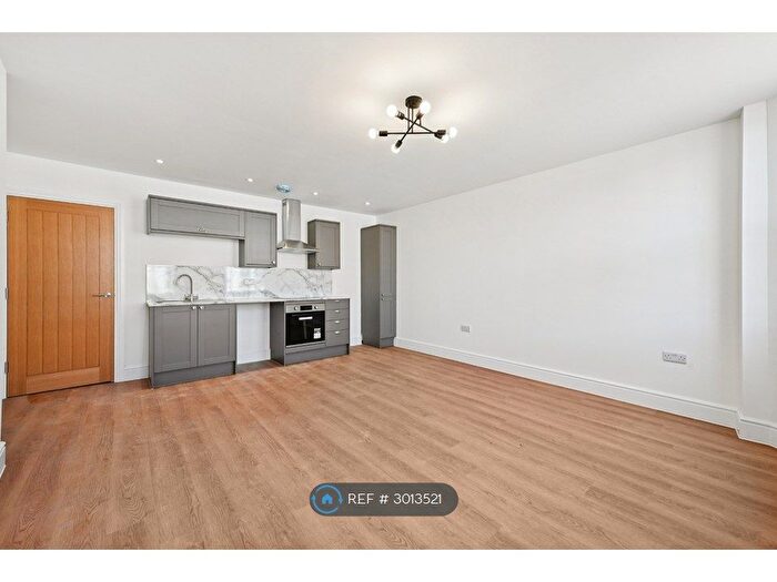 2 Bedroom Flat To Rent In Hythe St, Dartford, DA1