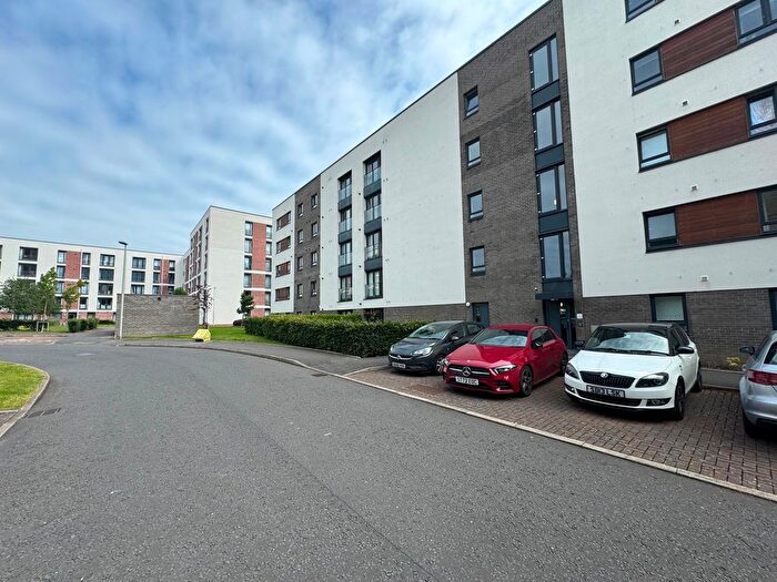 2 Bedroom Flat To Rent In Arneil Drive, Edinburgh, EH5