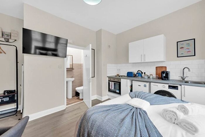 1 Bedroom Studio To Rent In Wightman Road, Haringey, London, N8