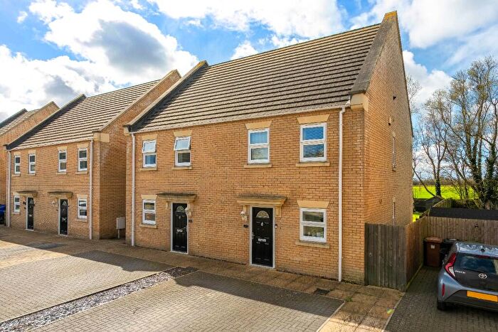 3 Bedroom Semi-Detached House For Sale In Penwald Court, Peakirk, PE6