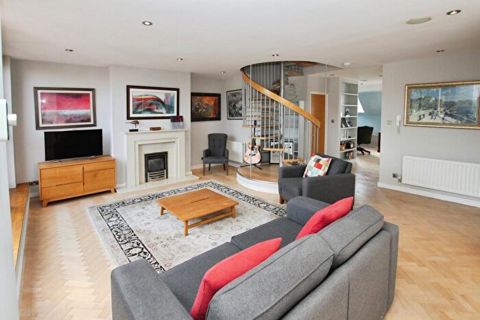5 Bedroom Penthouse For Sale In Three Indian Kings House, Quayside, Newcastle Upon Tyne, NE1