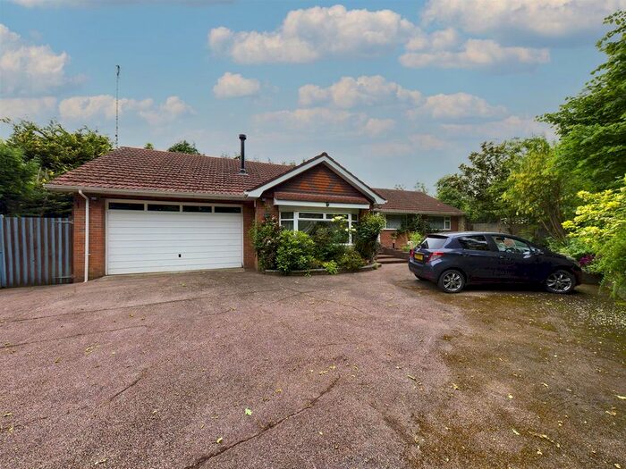3 Bedroom Detached Bungalow For Sale In Pound Hill, Crawley, RH10