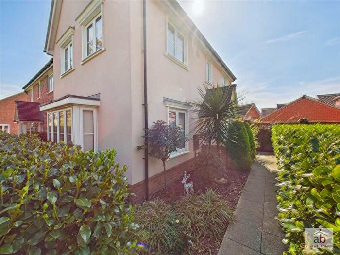 3 Bedroom Detached House To Rent In Nightingale Way, Martlesham, Ipswich, IP12